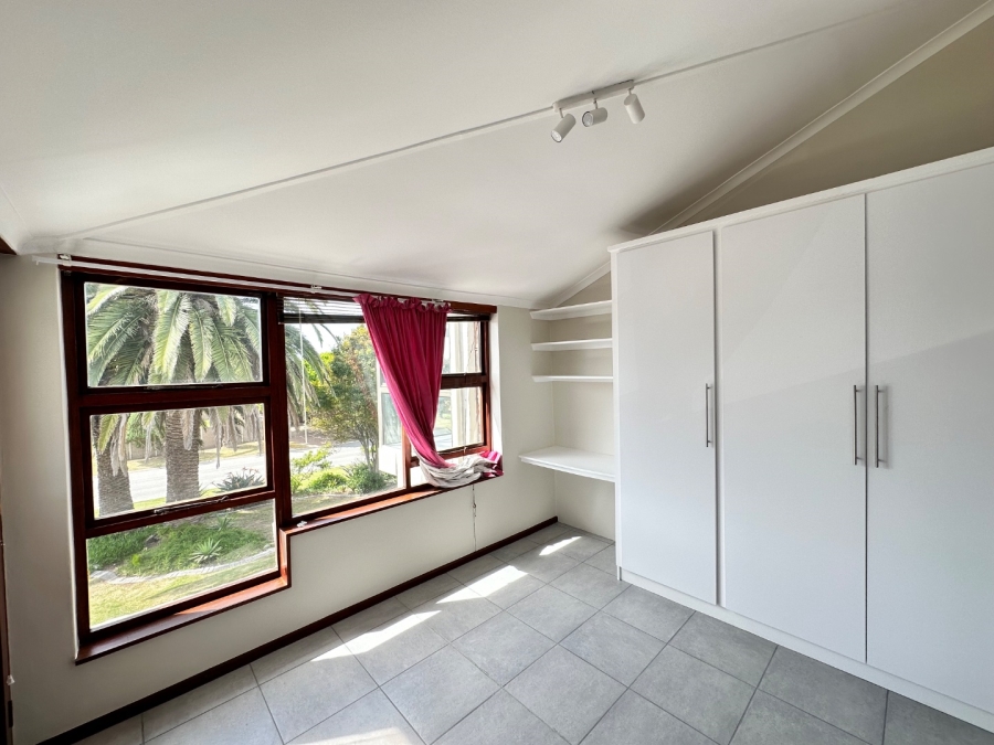 5 Bedroom Property for Sale in Bayview Western Cape